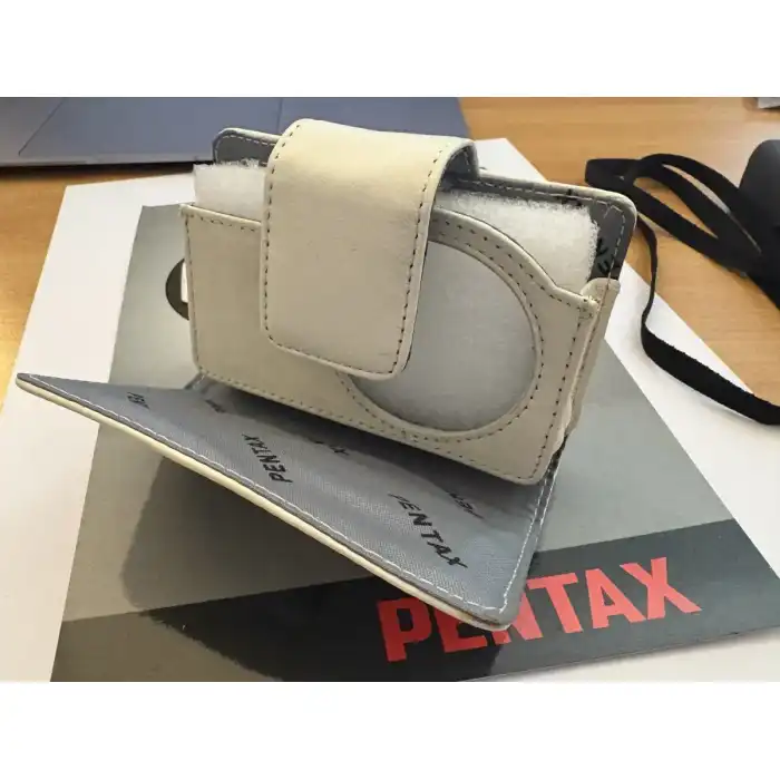 Pentax LC-P1 étui cuir blanc